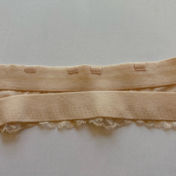 La Senza Beyond Sexy Pink Front Close Lace Strapless Bra Size 38B - Picture 4 of 10